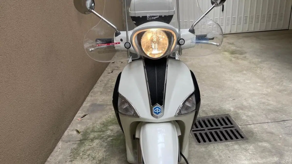 Piaggio Liberty 150 3V Full Optional (2013 - 15)  (2)