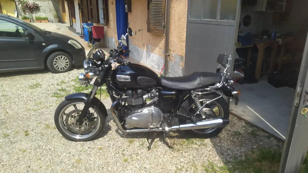 Triumph Bonneville SE (2009 - 13)  (6)