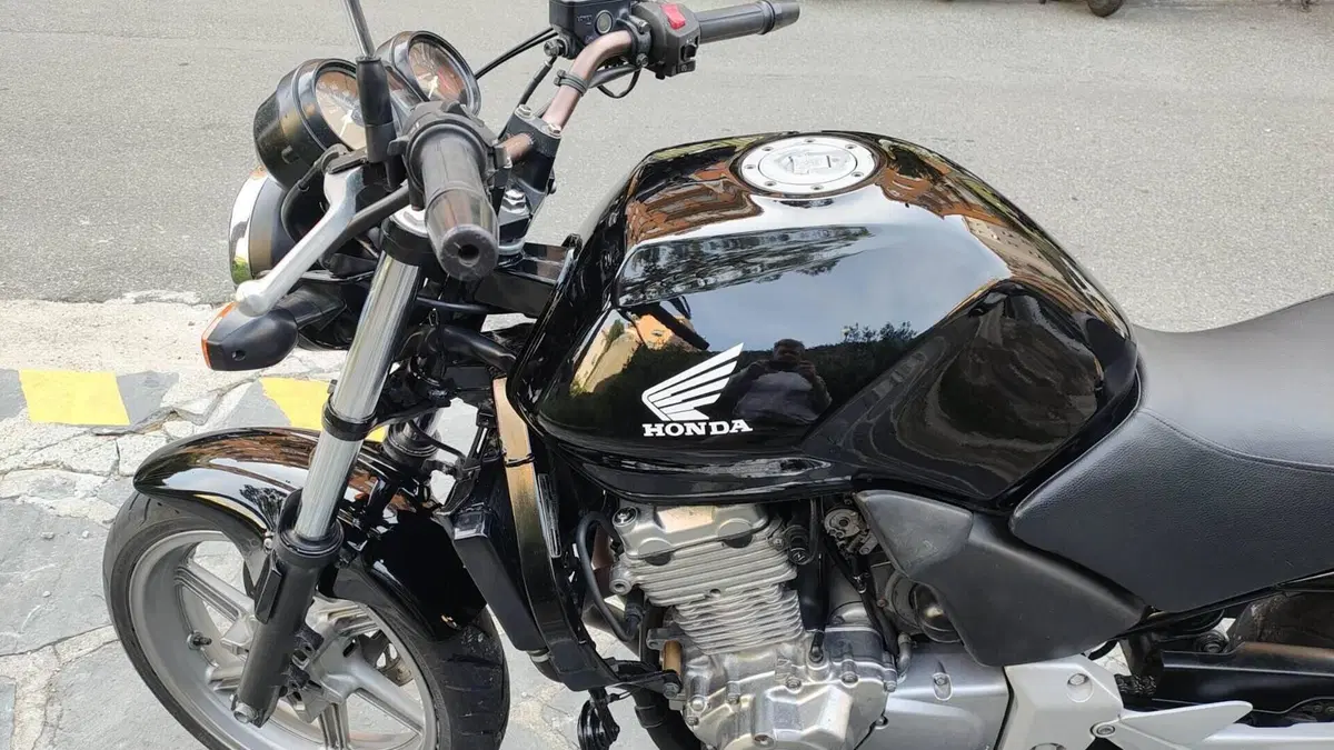 Honda   (2)