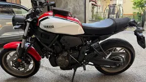 Yamaha XSR 700 (2021)  (2)