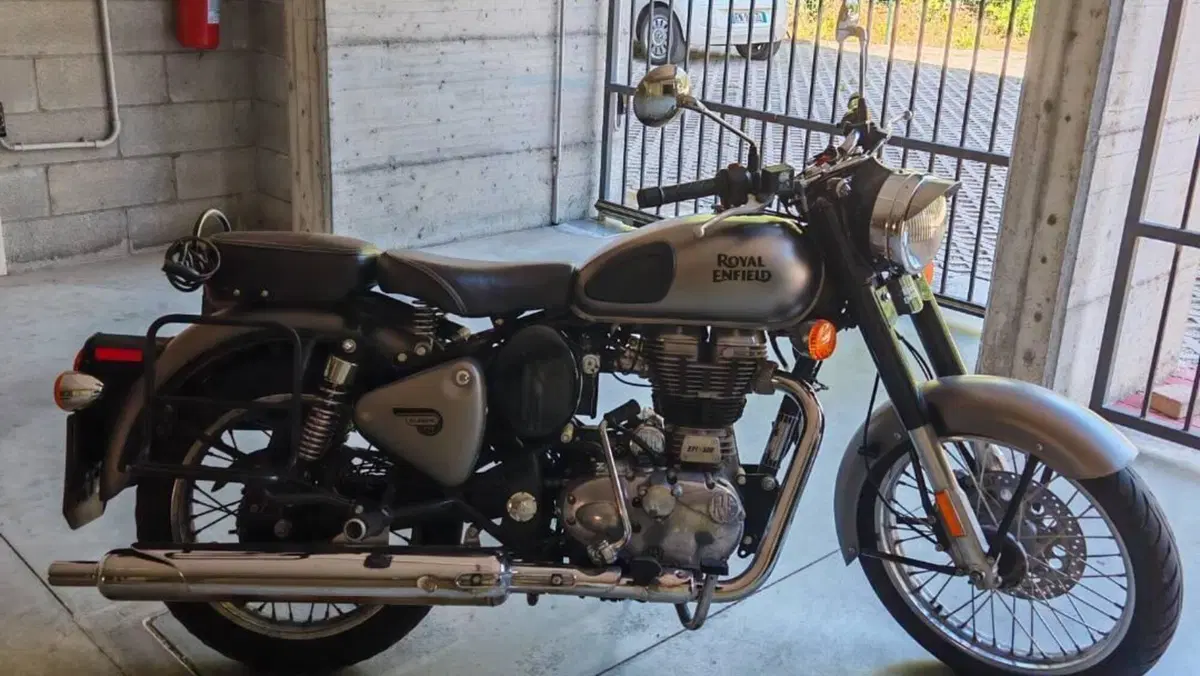 Royal Enfield Classic 500 EFI Gunmetal Grey (2018 - 20)  (4)