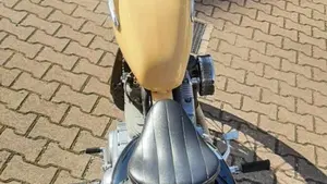 Harley-Davidson 883 Low (2006 - 07) - XL 883L  (9)