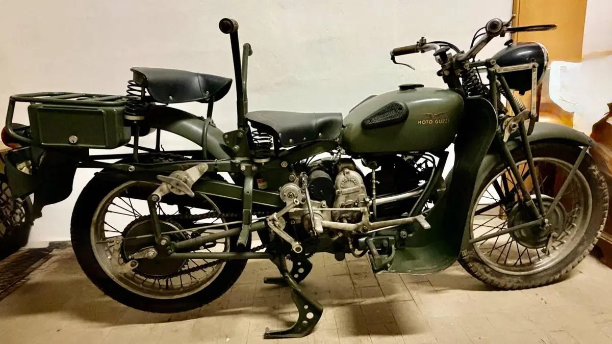 Moto Guzzi   (8)