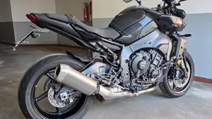 Yamaha MT-10 (2022 - 26)  (2)