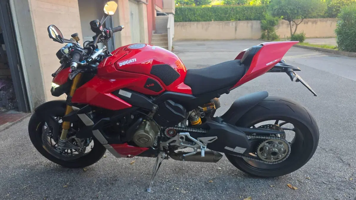 Ducati Streetfighter V4 1100 S (2021 - 22)  (2)