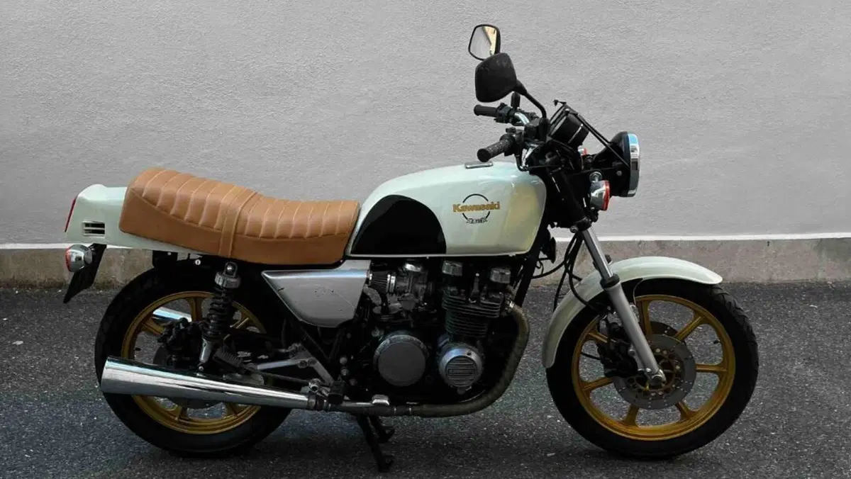 Kawasaki   (2)