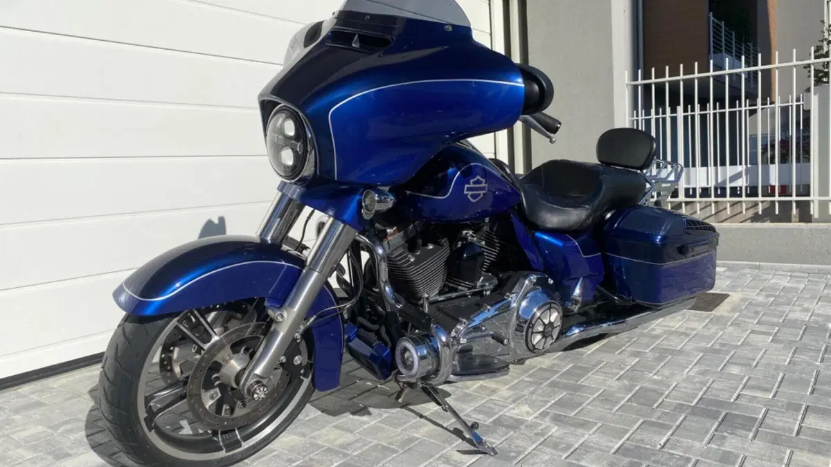 Harley-Davidson 1690 Street Glide Special (2014 - 16) - FLHX 