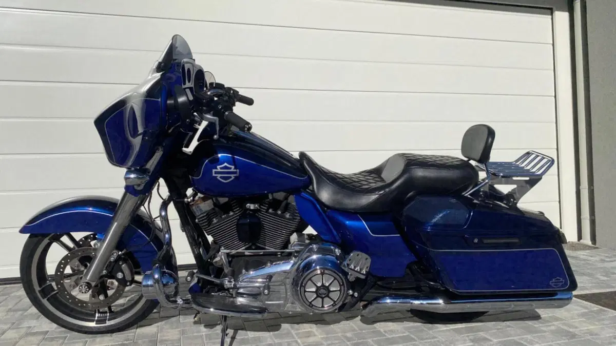 Harley-Davidson 1690 Street Glide Special (2014 - 16) - FLHX  (2)