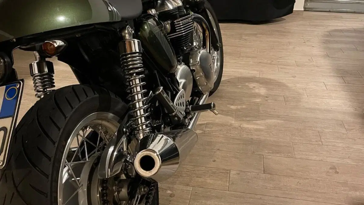 Triumph Thruxton 900 (2004 - 15)  (2)