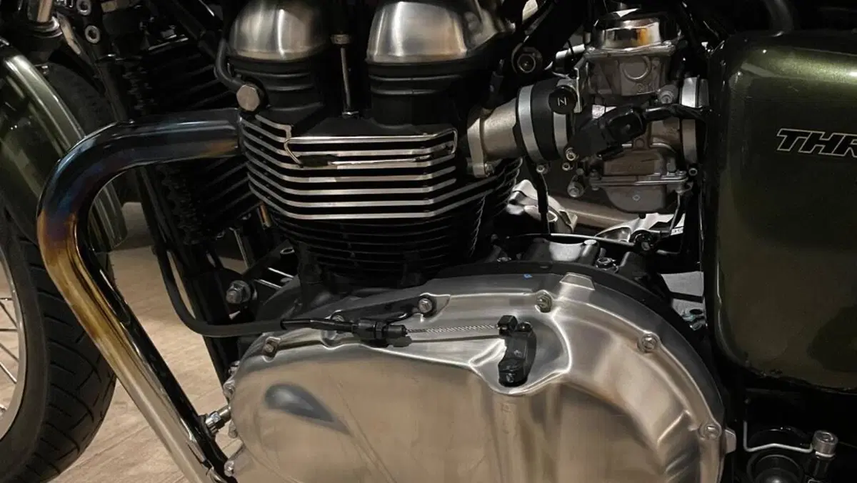 Triumph Thruxton 900 (2004 - 15)  (4)