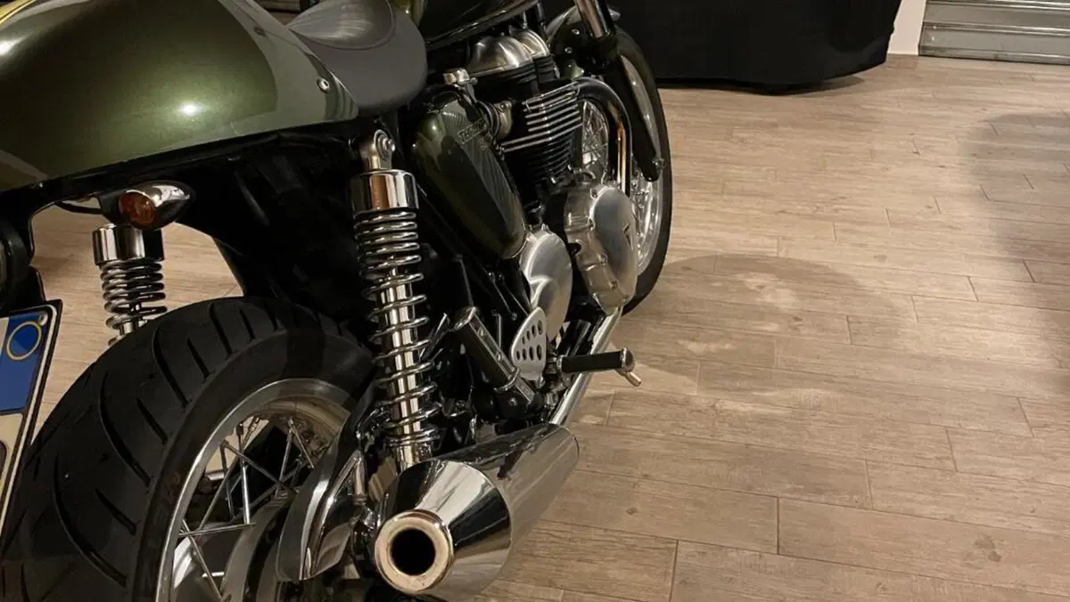 Triumph Thruxton 900 (2004 - 15)  (6)