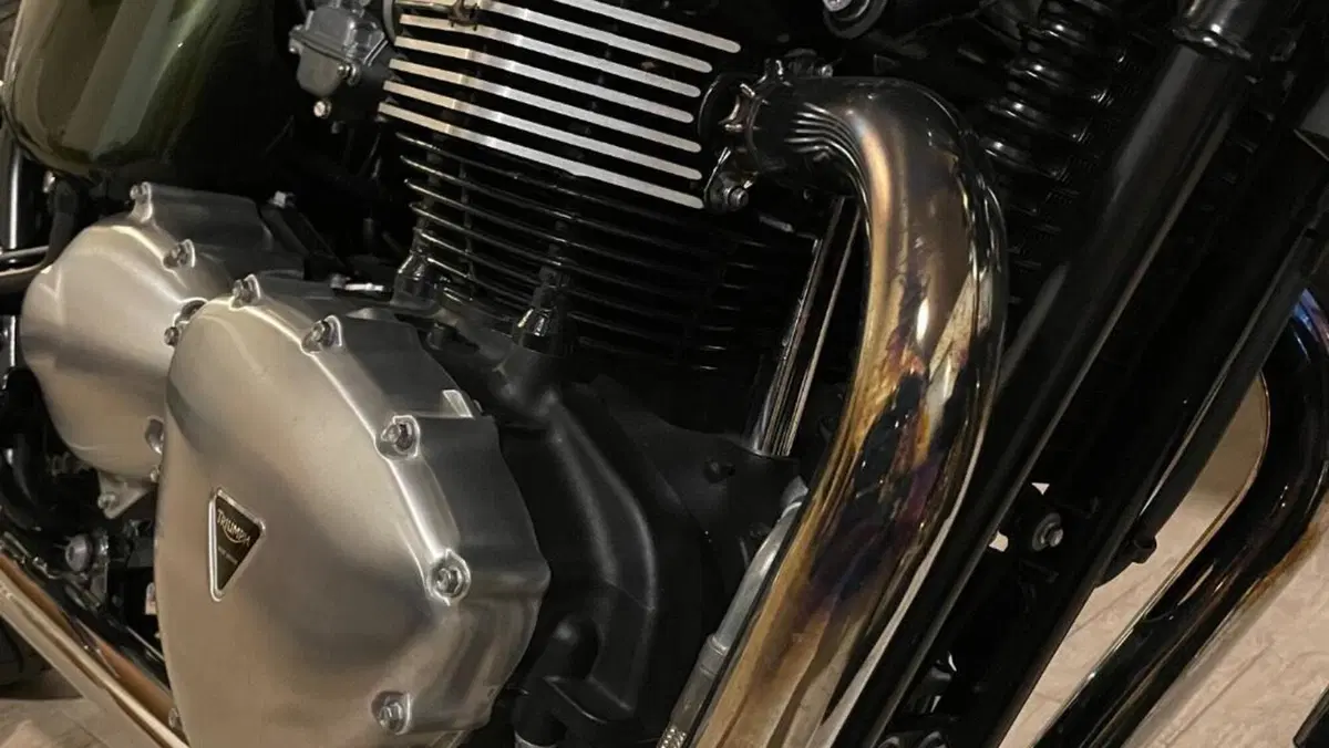 Triumph Thruxton 900 (2004 - 15)  (10)