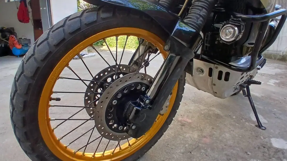 Honda Africa Twin XRV 750 (1996 - 02)  (7)
