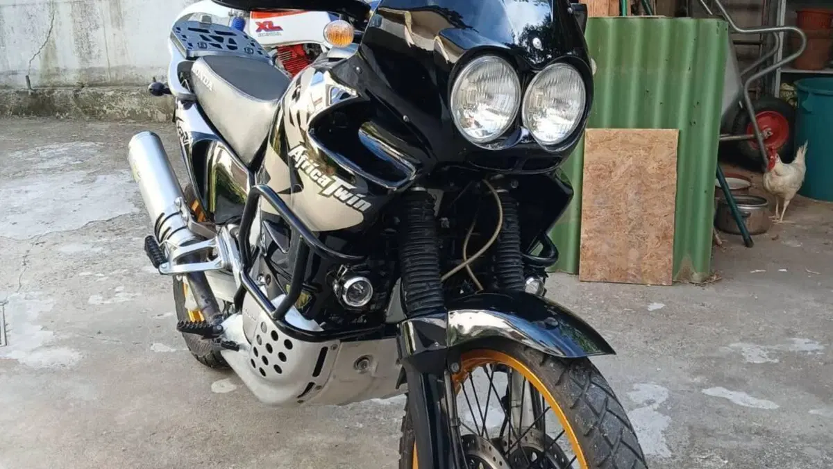 Honda Africa Twin XRV 750 (1996 - 02)  (3)