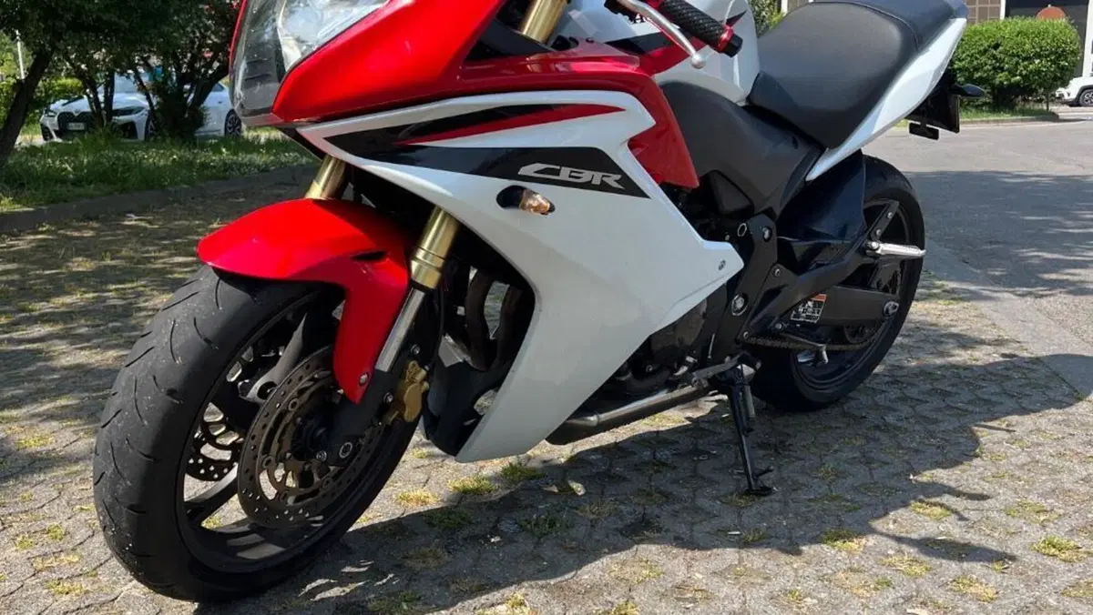 Honda CBR 600 F (2011 - 13)  (2)