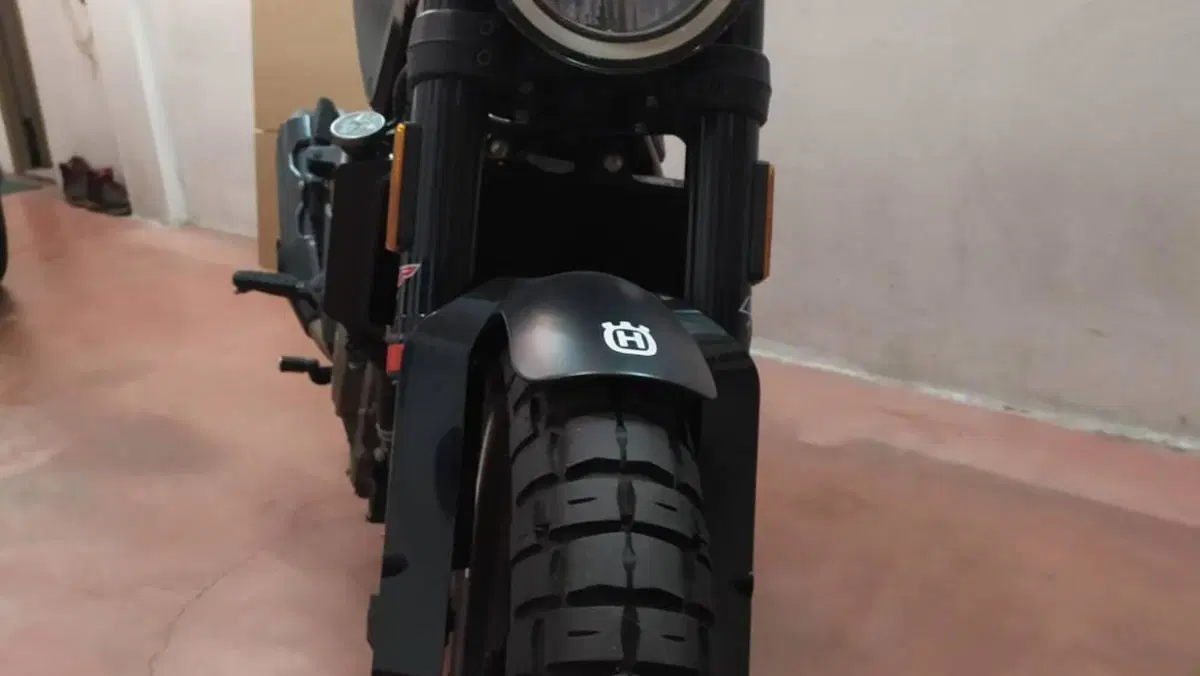 Husqvarna Svartpilen 401 (2021 - 23)  (3)