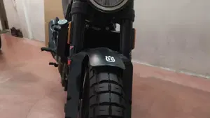 Husqvarna Svartpilen 401 (2021 - 23)  (3)