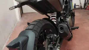 Husqvarna Svartpilen 401 (2021 - 23)  (8)