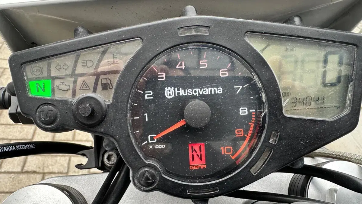 Husqvarna Nuda 900 R (2011 - 13)  (5)