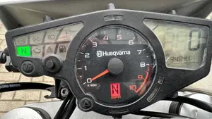 Husqvarna Nuda 900 R (2011 - 13)  (5)