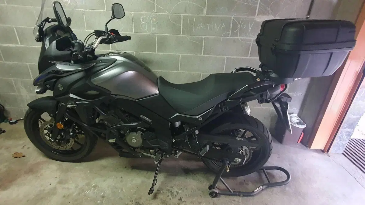 Suzuki V-Strom 650 (2021 - 25)  (3)