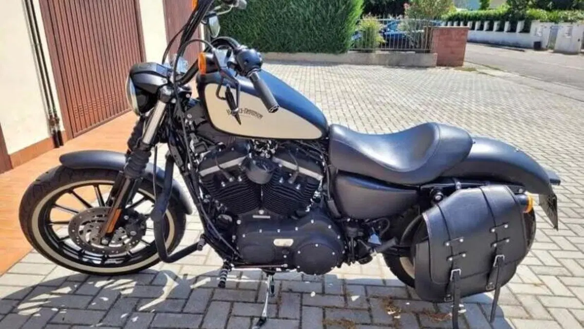 Harley-Davidson 883 Iron (2009 - 11) - XL 883N 