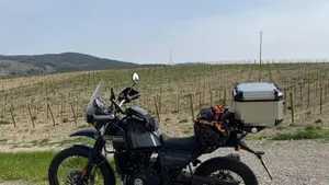 Royal Enfield Himalayan 411 (2021 - 24)  (2)