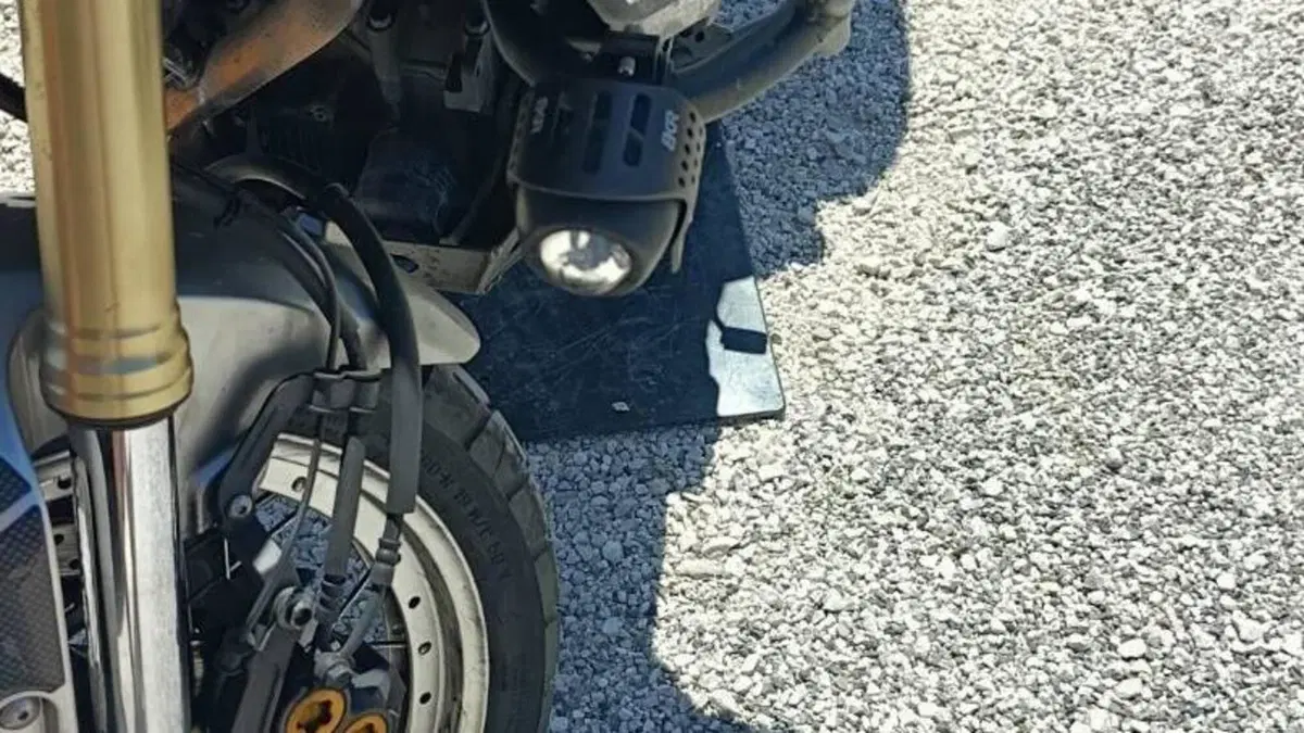 Yamaha XT1200Z Super Ténéré First Edition (2010 - 11)  (3)
