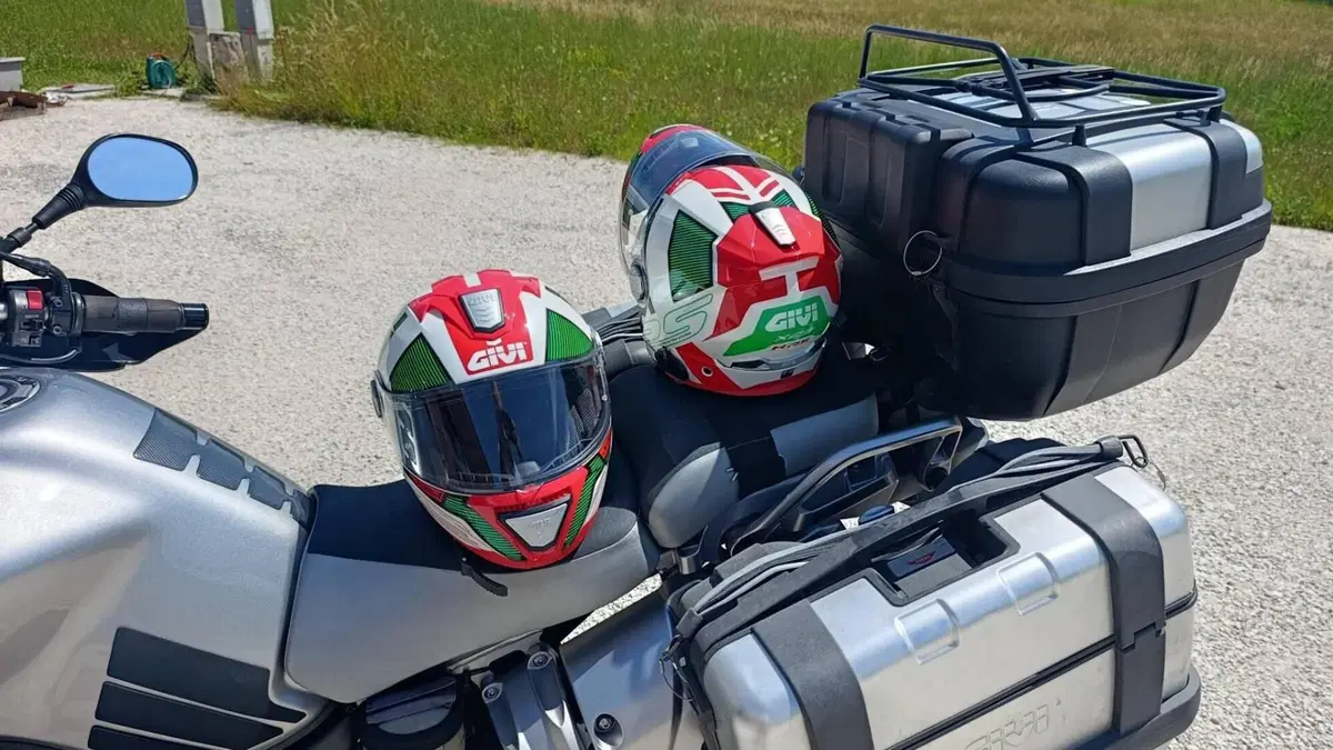 Yamaha XT1200Z Super Ténéré First Edition (2010 - 11)  (7)