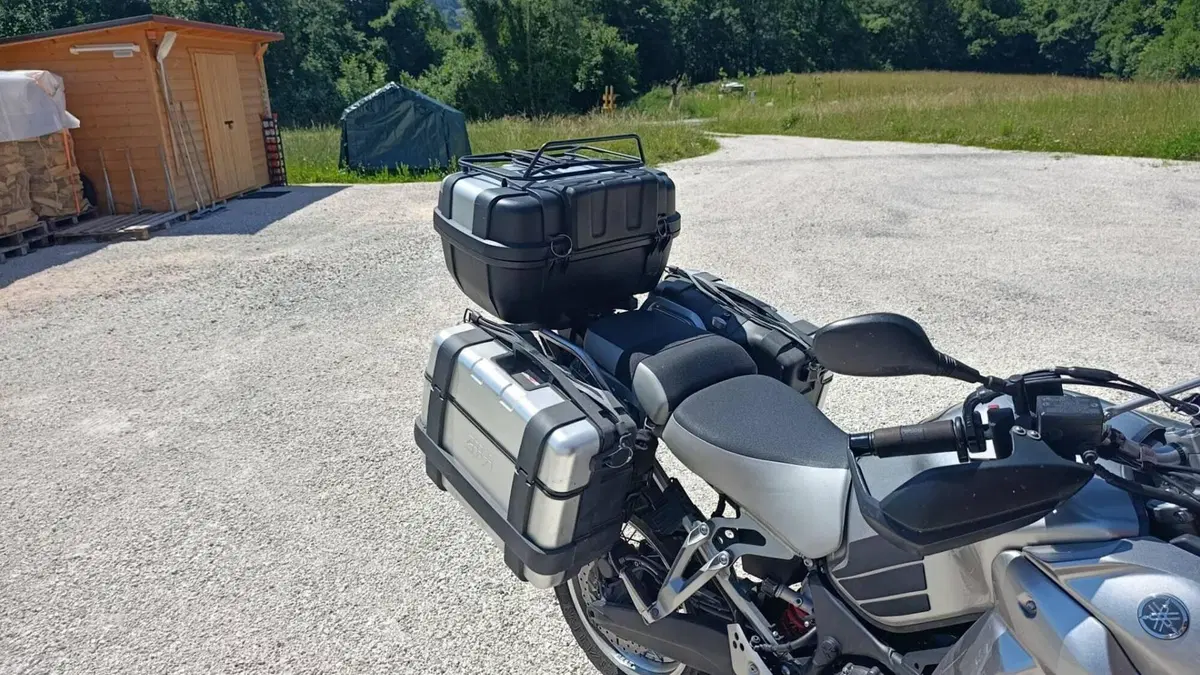 Yamaha XT1200Z Super Ténéré First Edition (2010 - 11)  (8)