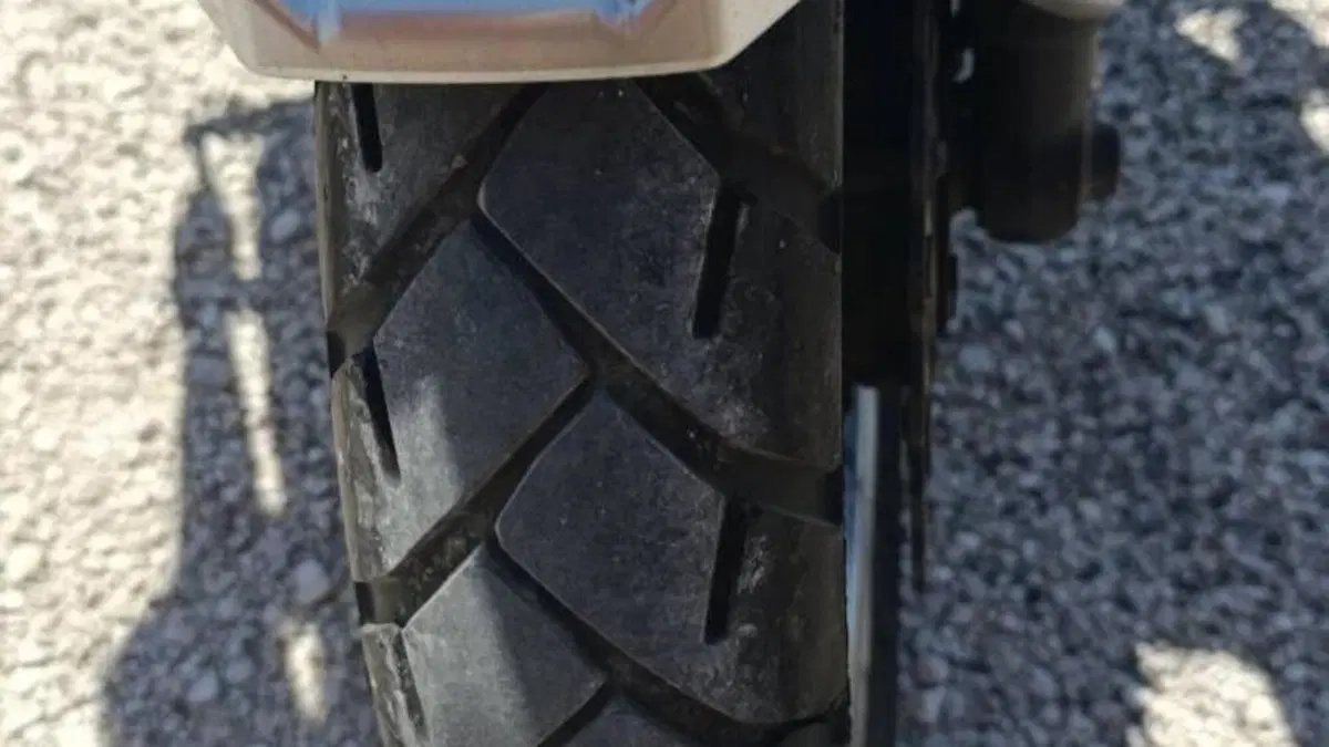 Yamaha XT1200Z Super Ténéré First Edition (2010 - 11)  (12)