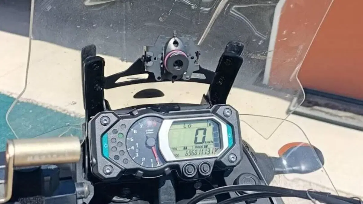 Yamaha XT1200Z Super Ténéré First Edition (2010 - 11)  (13)