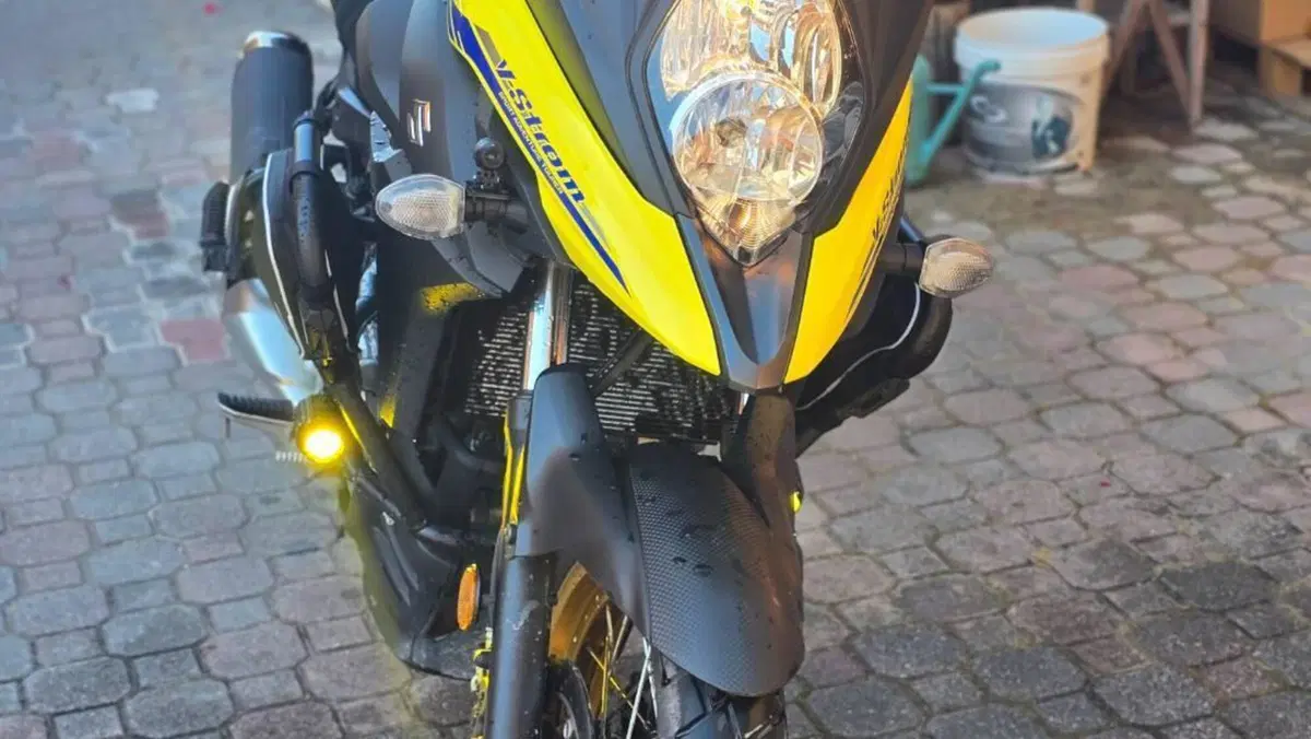 Suzuki V-Strom 650XT (2021 - 25)  (2)