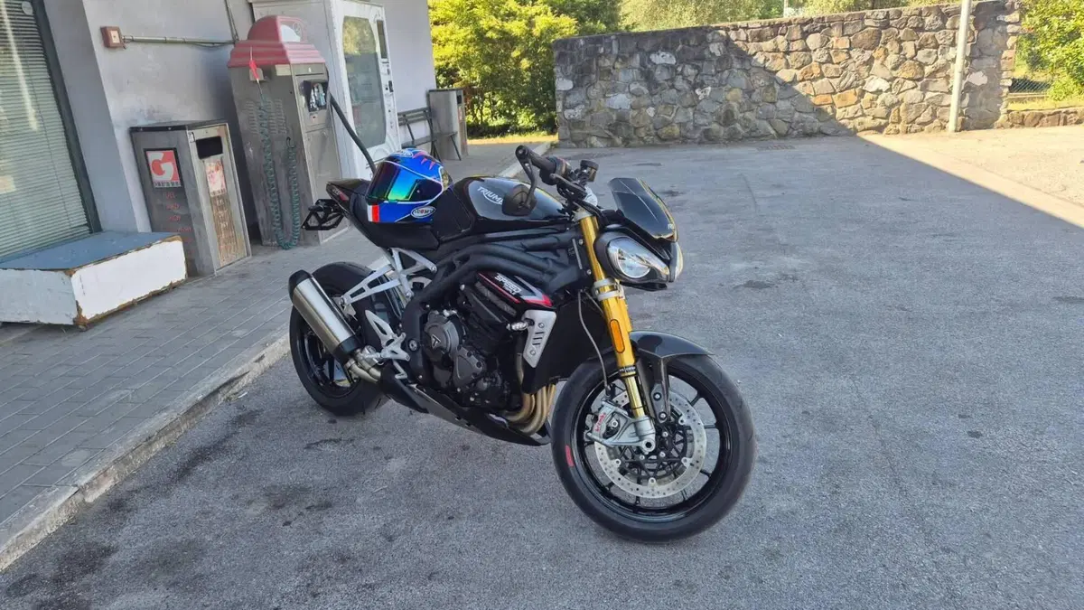 Triumph Speed Triple 1200 RS (2021 - 24)  (2)