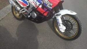 Honda Africa Twin XRV 750 (1993 - 95)  (3)