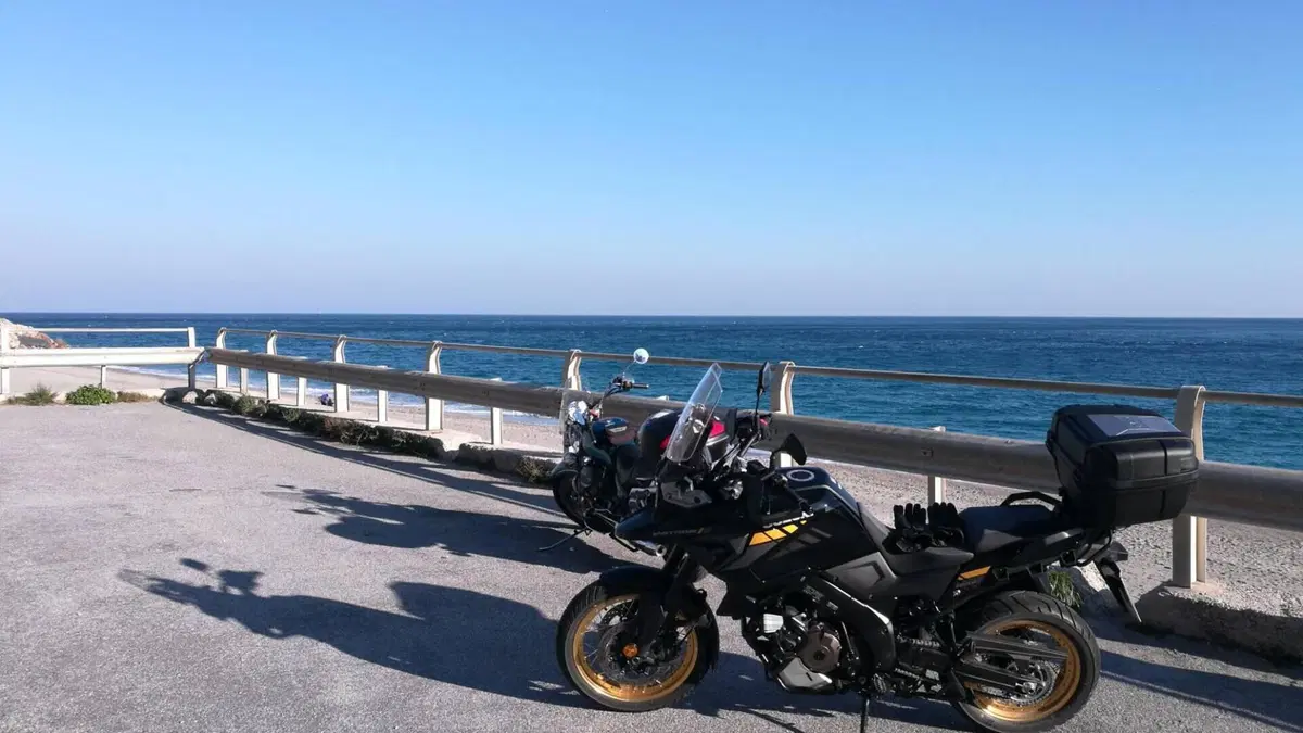 Suzuki V-Strom 1050XT (2020 - 23)  (2)