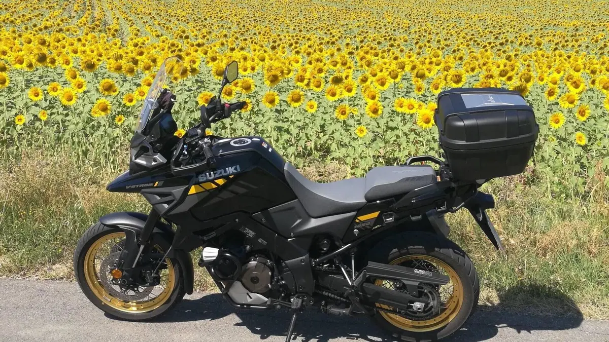 Suzuki V-Strom 1050XT (2020 - 23)  (3)