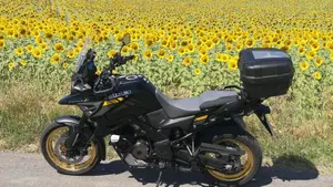 Suzuki V-Strom 1050XT (2020 - 23)  (3)