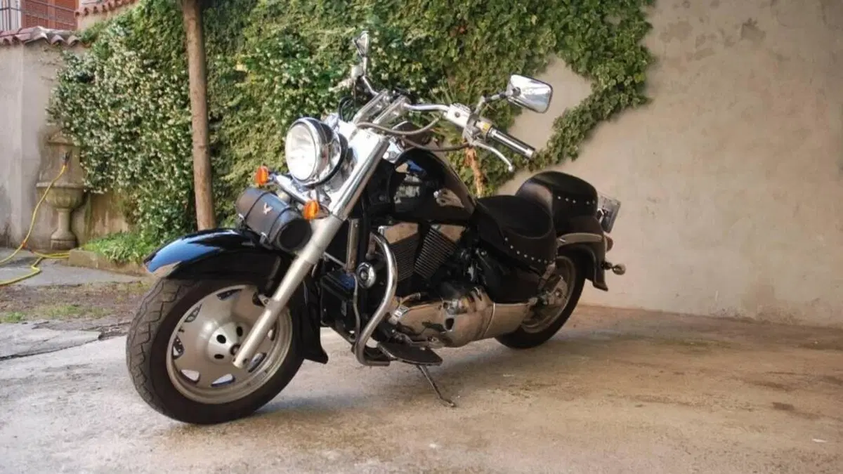Suzuki VL 1500 Intruder  (2)