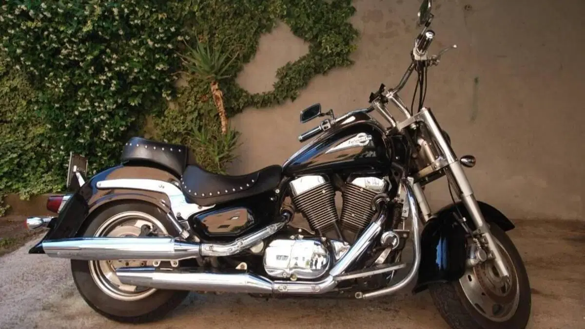 Suzuki VL 1500 Intruder  (8)