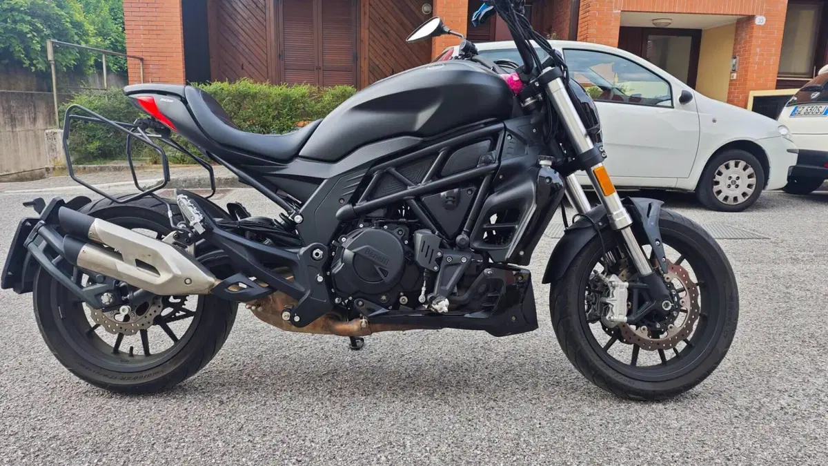 Benelli 502 C (2021 - 25) 