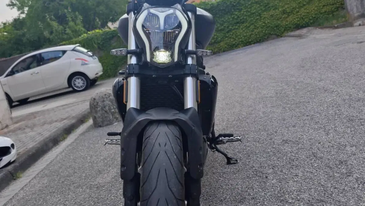 Benelli 502 C (2021 - 25)  (2)