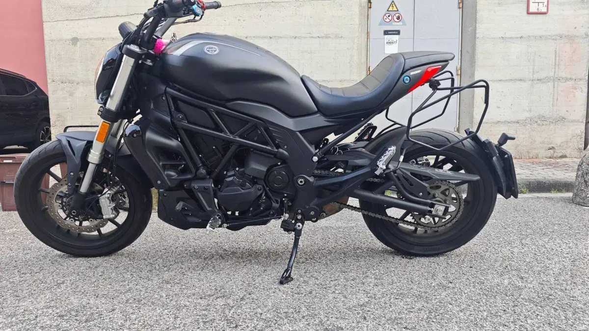 Benelli 502 C (2021 - 25)  (5)