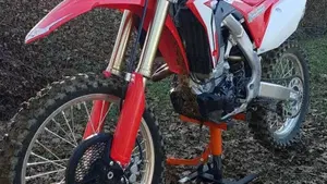 Honda CRF 450R (2018)  (2)
