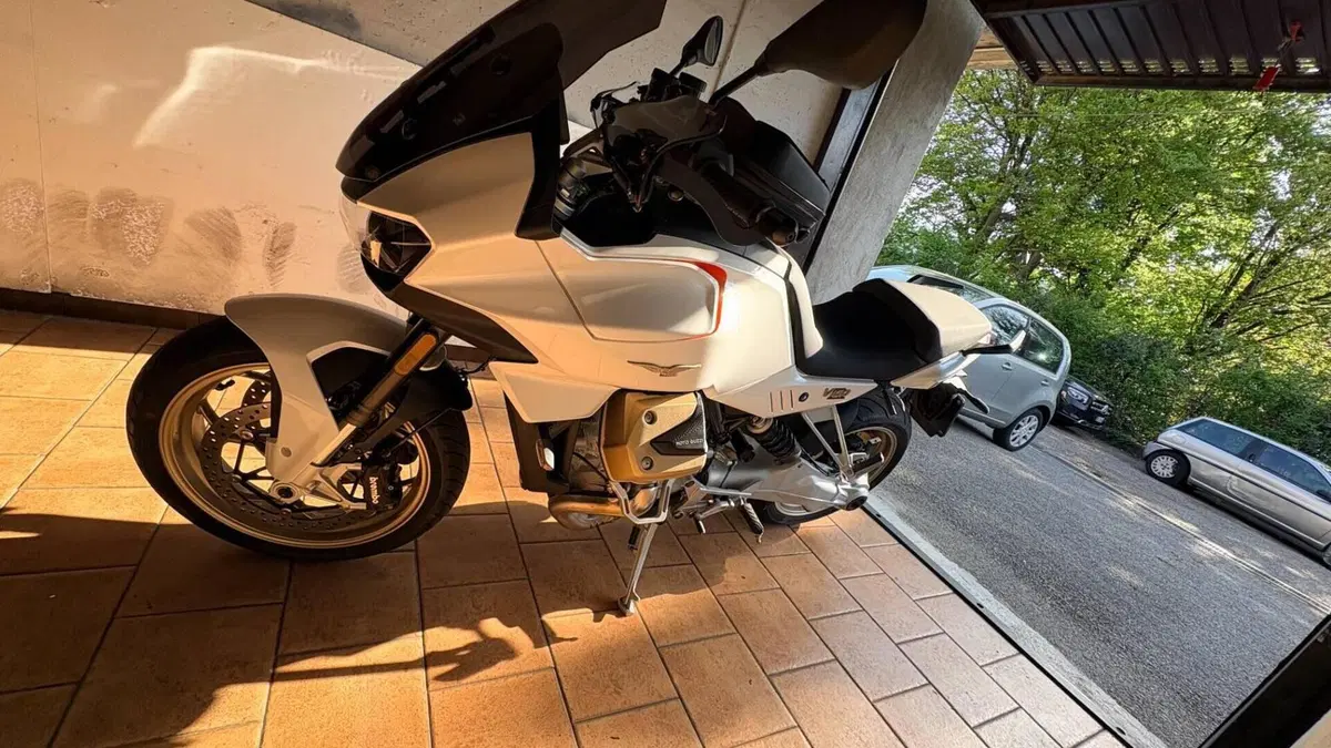 Moto Guzzi V100 Mandello (2022 - 24)  (4)