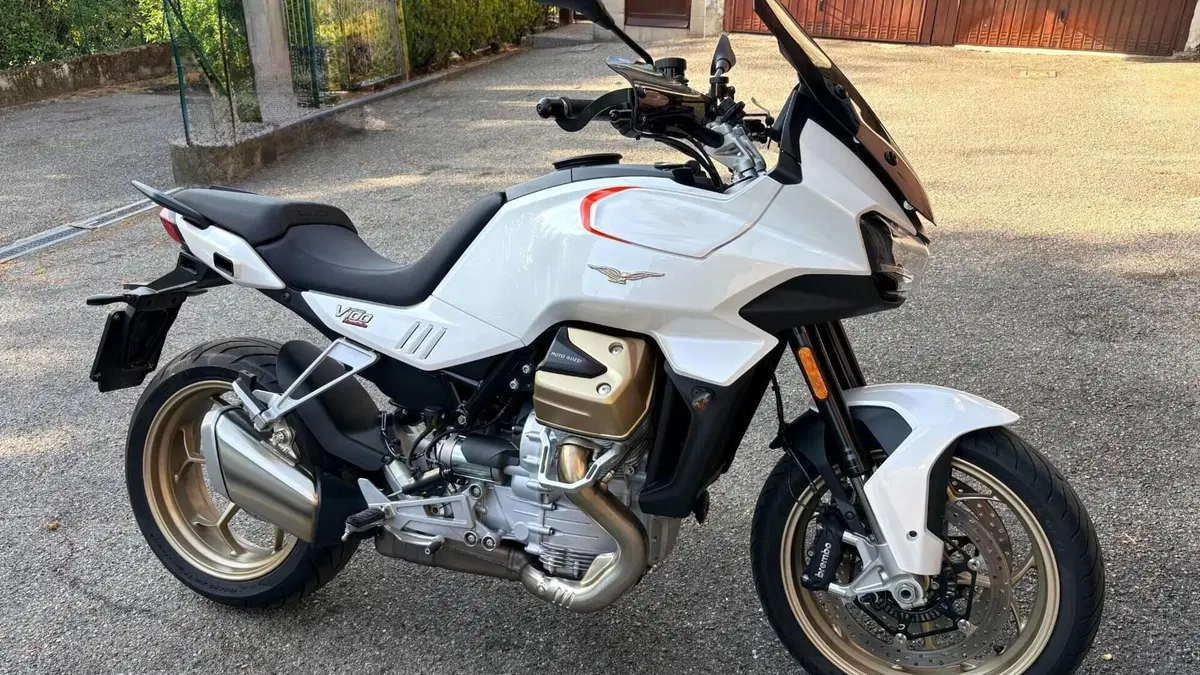 Moto Guzzi V100 Mandello (2022 - 24)  (6)