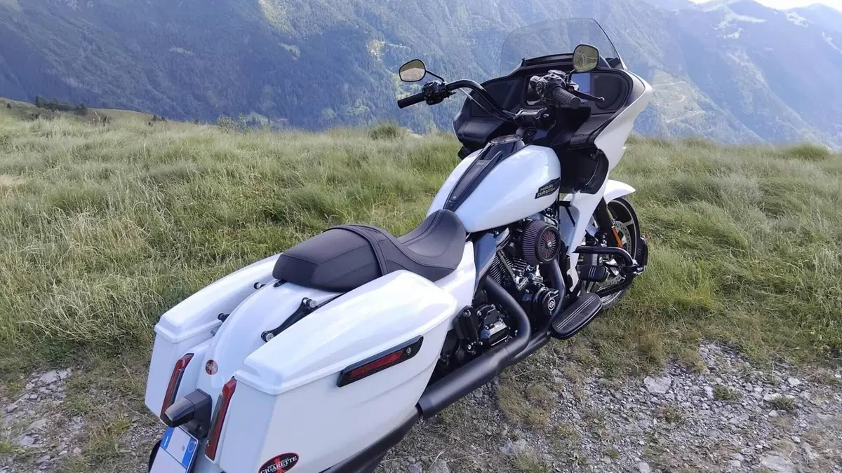Harley-Davidson Road Glide (2024 - 26) 