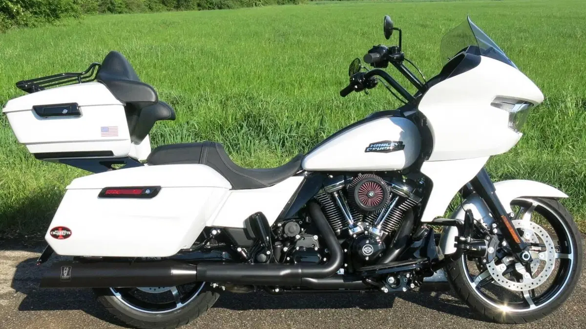 Harley-Davidson Road Glide (2024 - 26)  (2)