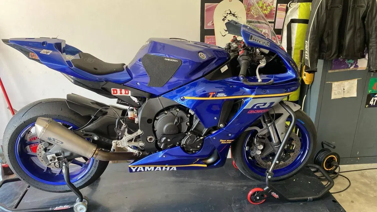 Yamaha YZF R1 (2020 - 25) 