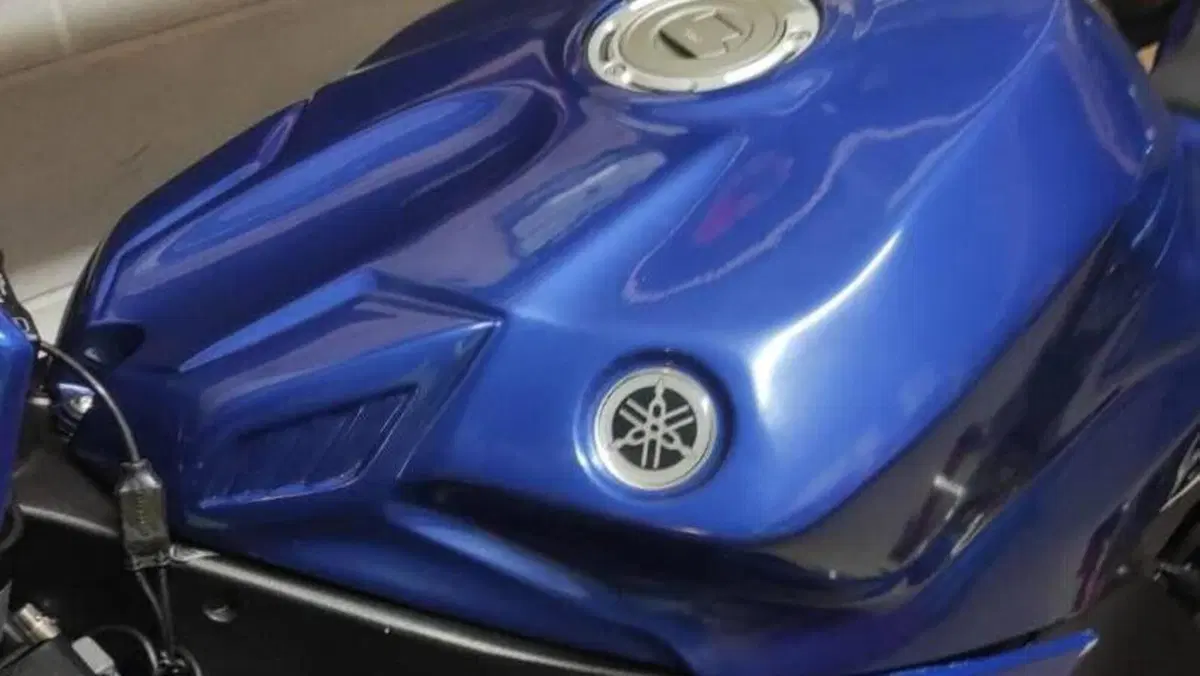 Yamaha YZF R1 (2020 - 25)  (2)